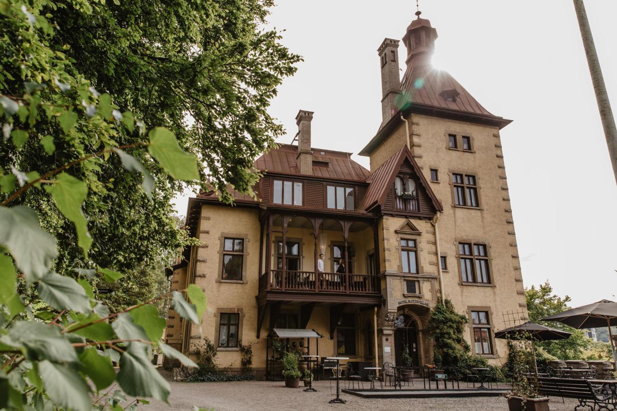 Hotel Slottsvillan هوسكفارنا المظهر الخارجي الصورة